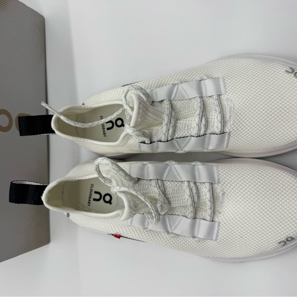 ON Cloudeasy Sneaker in Undyed-White & Black NWTIB - Picture 13 of 13